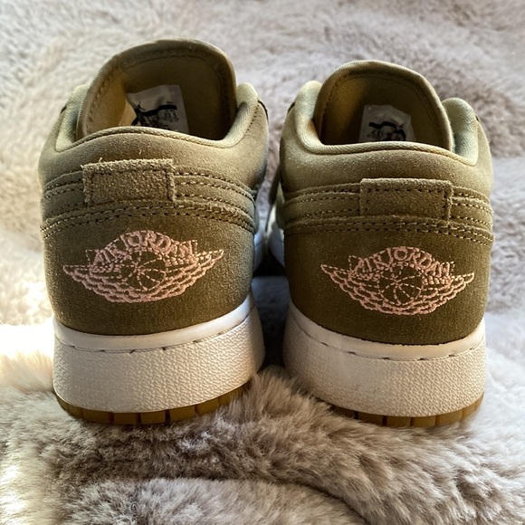 Air Jordan 1 GS Low “Trooper bleached coral” Nike shoes - Picture 8 of 11